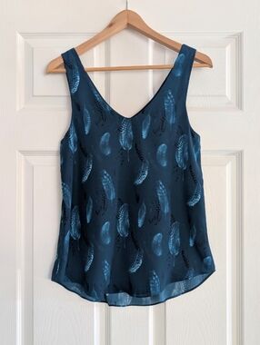RW&CO V neck sleeveless tank top teal leaf print size XS